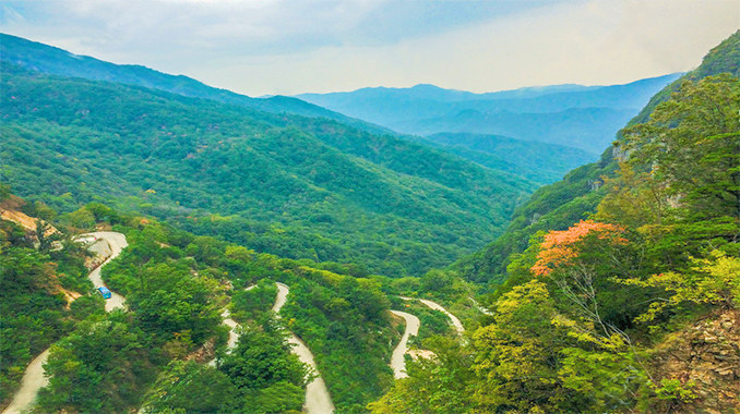 牛背梁景区·盘山公路