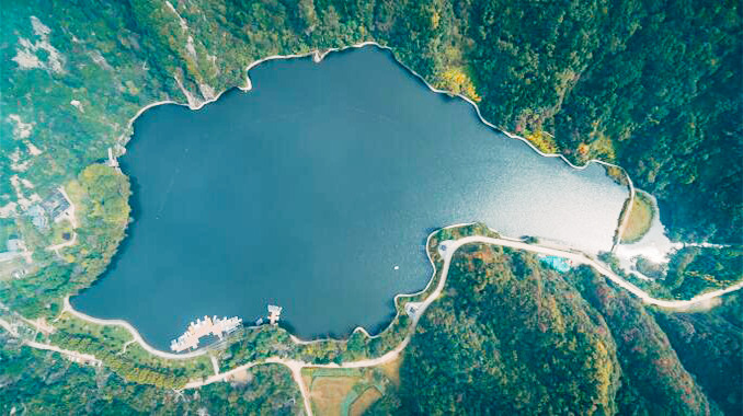 翠华山景区·天池